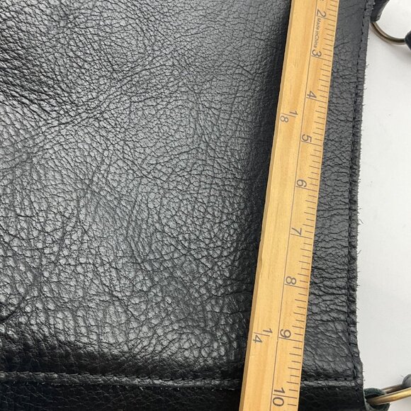 Portland Leather Goods Black Pebbled Leather Triangle Shoulder Bag - Picture 11 of 15